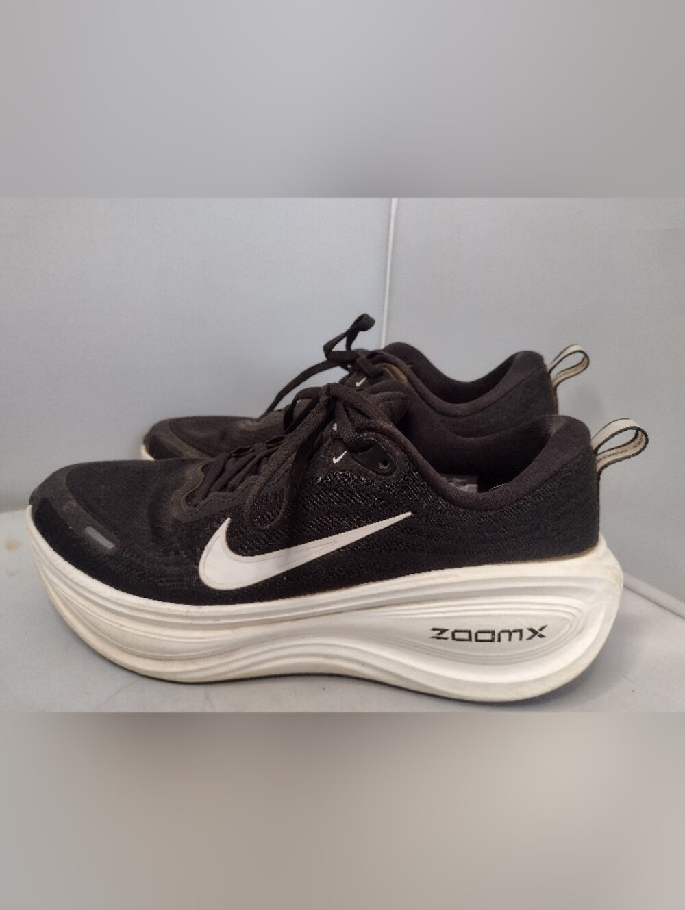 Nike Vomero Plus Sneakers Men's Shoes 9.5 Black White Running P